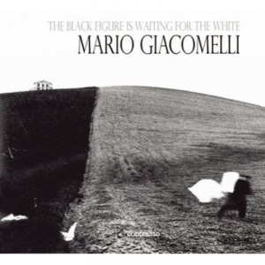 Mario Giacomelli The Black Is Waiting For The White /anglais - Giacomelli Mario