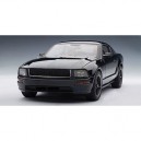 Autoart - 73067 - Véhicule Miniature - Ford Bullit Mustang GT 2008 - Noir - Echelle 1/18