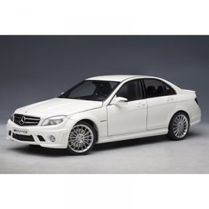 Autoart - 76274 - Véhicule Miniature - Mercedes-Benz C63 AMG - Blanc - Echelle 1/18