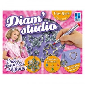 Megableu - 678 201 - Pearls Jewelry - Diam York studio (Megableu)